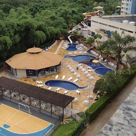 SUÍTE PARA ATÉ 4 PESSOAS EM GOLDEN DOLPHIN GRANDE HOTEL PISCINA 24h Caldas Novas Esterno foto