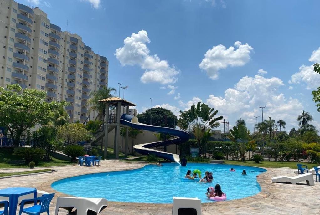 SUÍTE PARA ATÉ 4 PESSOAS EM GOLDEN DOLPHIN GRANDE HOTEL PISCINA 24h Caldas Novas Esterno foto